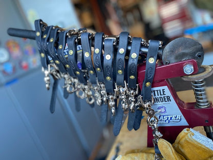 GLOVE HOLDER